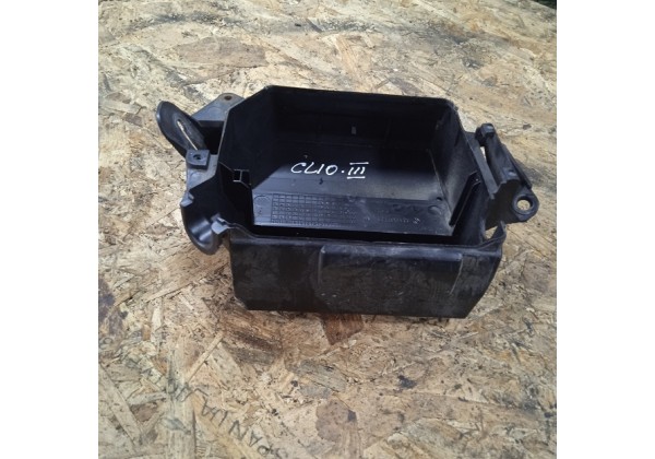 Корпус блока запобіжників, нижня частина Renault Clio3, 8200587123